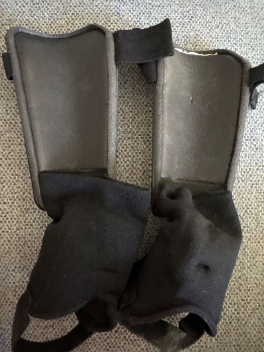 Ochraniacze. Piłka nożna. Kipsta. Dla dzieci