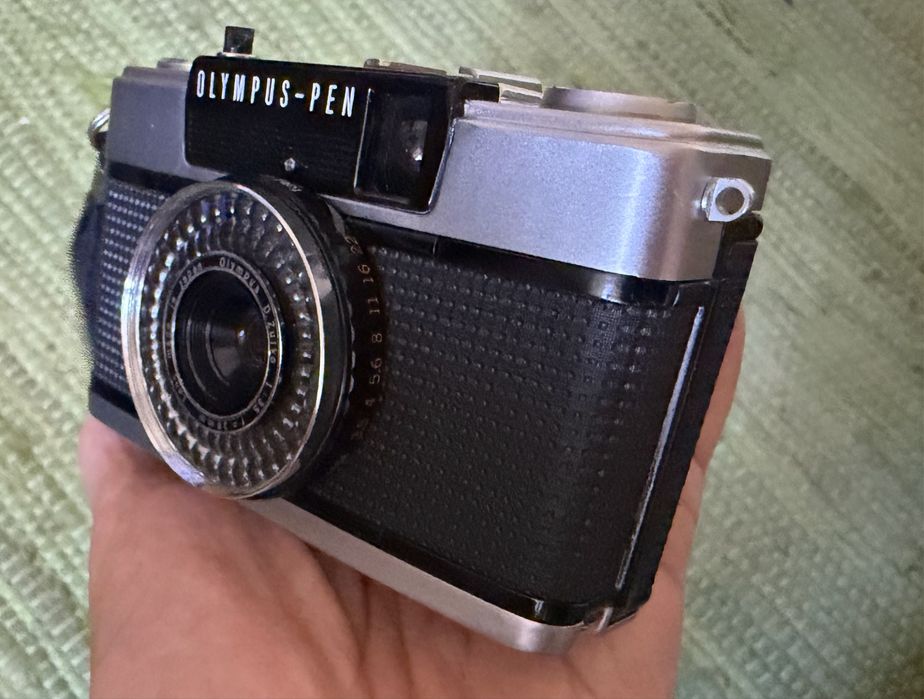 Olympus pen ee-3