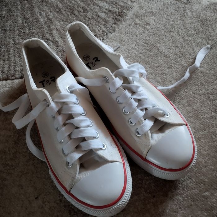 Кеди білого кольору 36р.