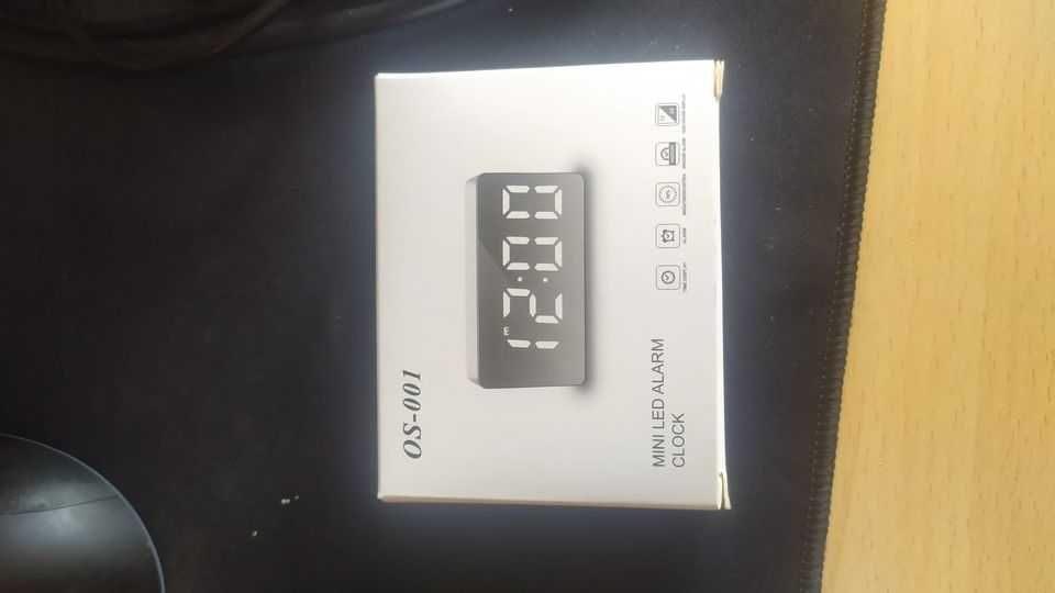 Mini relógio despertador LED