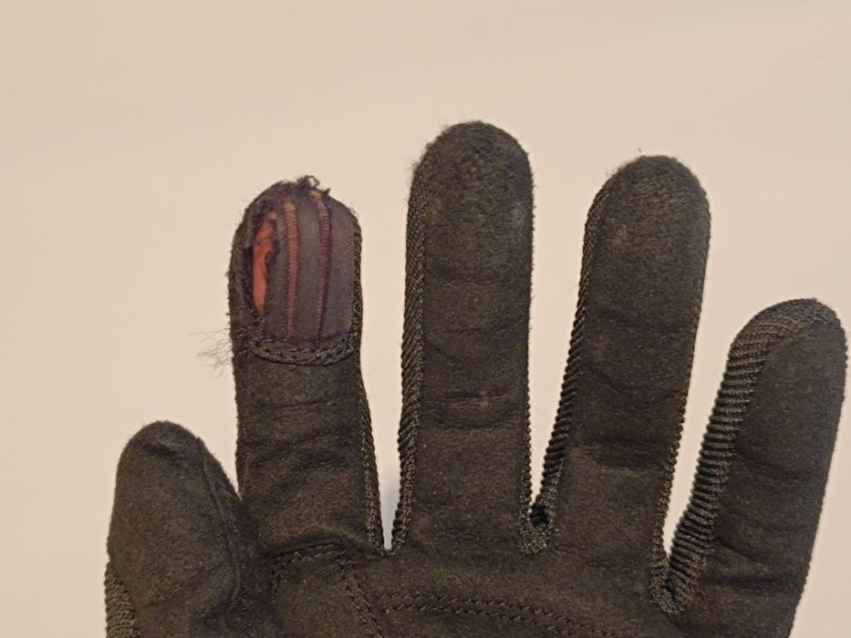 Luvas Dainese 
Em bom estado geral excepto nu