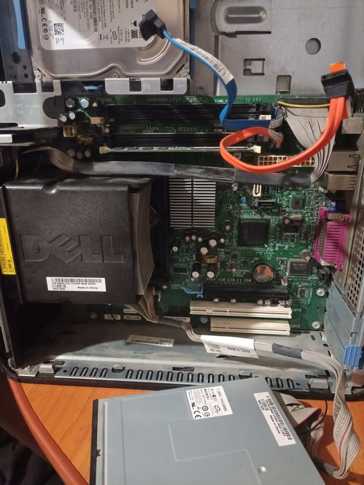 Компютер і Мунітор одним лотом ,не робе блк живлення.