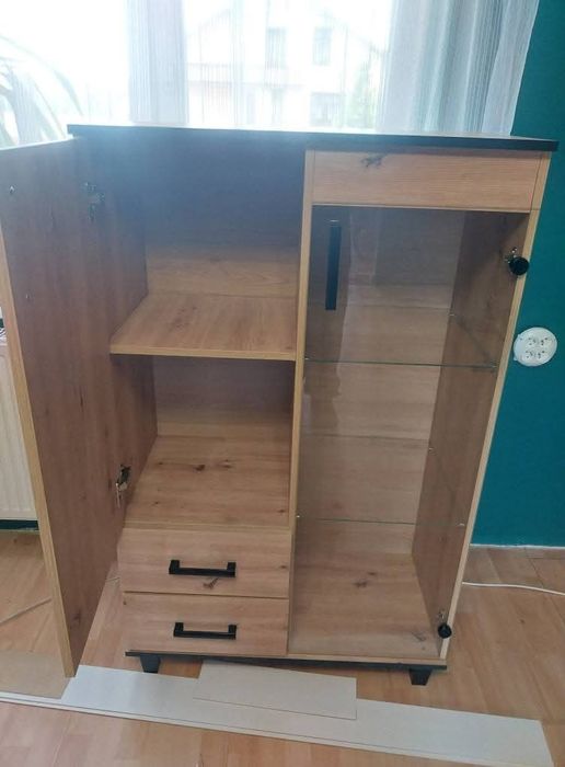Składanie  mebli z paczek