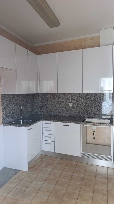 Apartamento T4 para Arrendar em Rio Tinto – Excelente Localização e Luminosidade