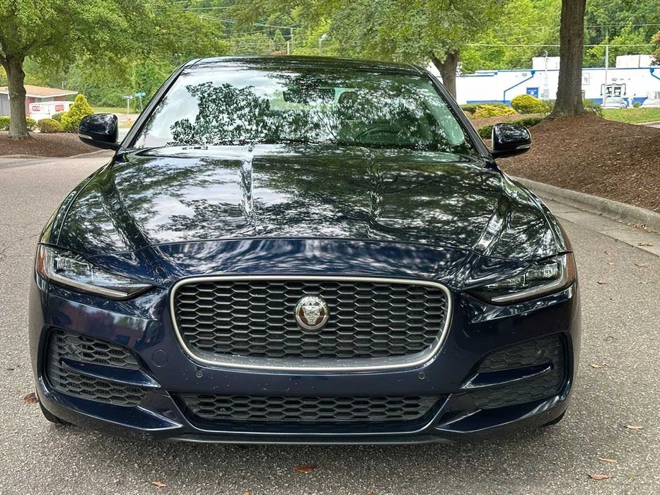 Jaguar XE      2020
