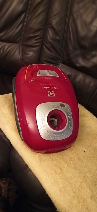 Electrolux Ultrasilencer ZUS 3922 kpl 1800W!