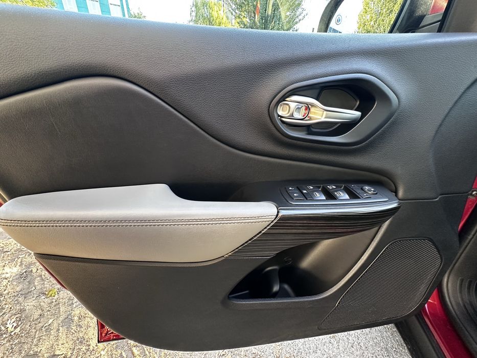 Jeep Cherokee 3,2
