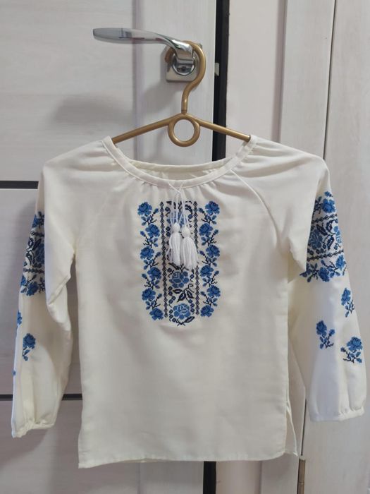 Дитяча вишиванка для дівчинки