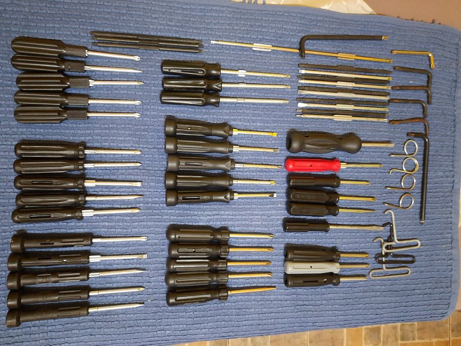 Викрутка Mercedes Audi Volkswagen BMW Fiat Kia Hyundai Toyota