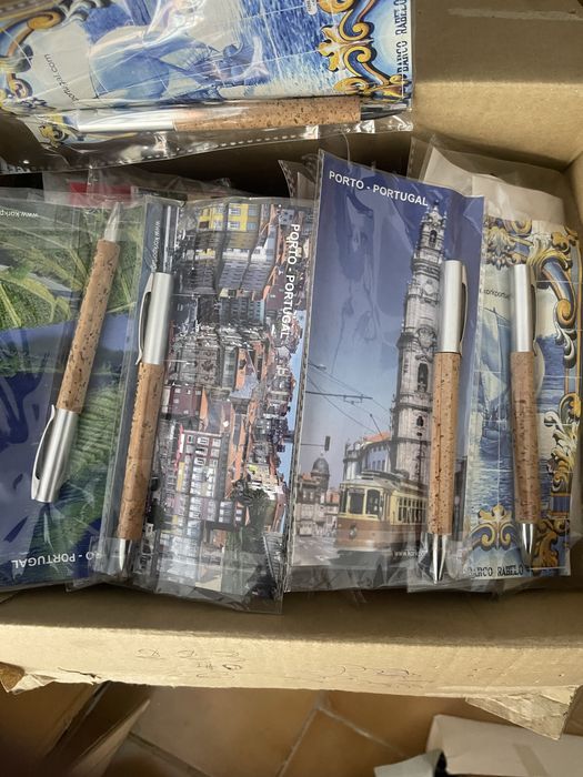 Canetas esferograficas  novas varias cores e modelos 900 unid.