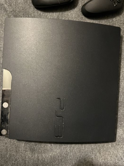 Playstation 3 + 2 kontrolery bezprzewodowe