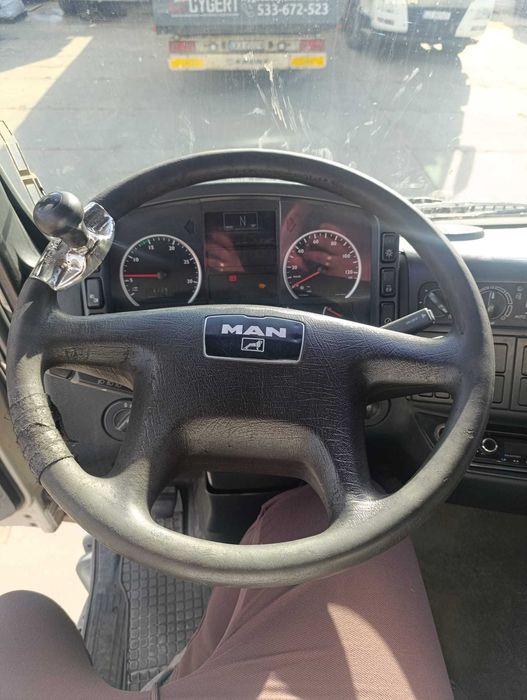 Sprzedam samochód ciężarowy MAN TGA 26,390 ze zdjętym HDS'em
