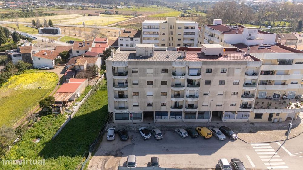 Apartamento T3 com varanda no centro da Mealhada