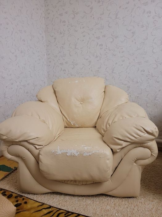 Диван и два кресла