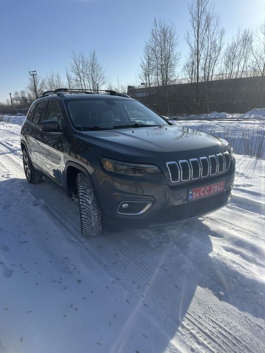 Автомобіль Jeep Cherokee