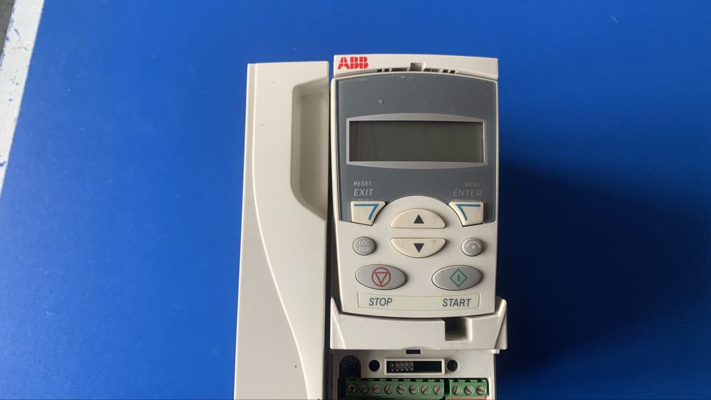 Перетворювач частоти ABB ACS355, P=2.2кВт