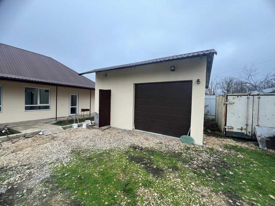 «Дім, де життя починається з усмішки. Заїжджайте — і створюйте  кіно!»