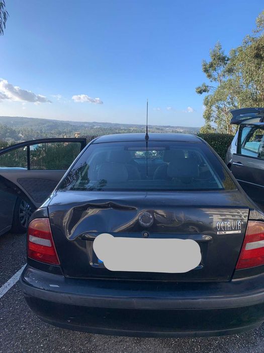 Skoda Octavia do ano 2000, caixa automática.