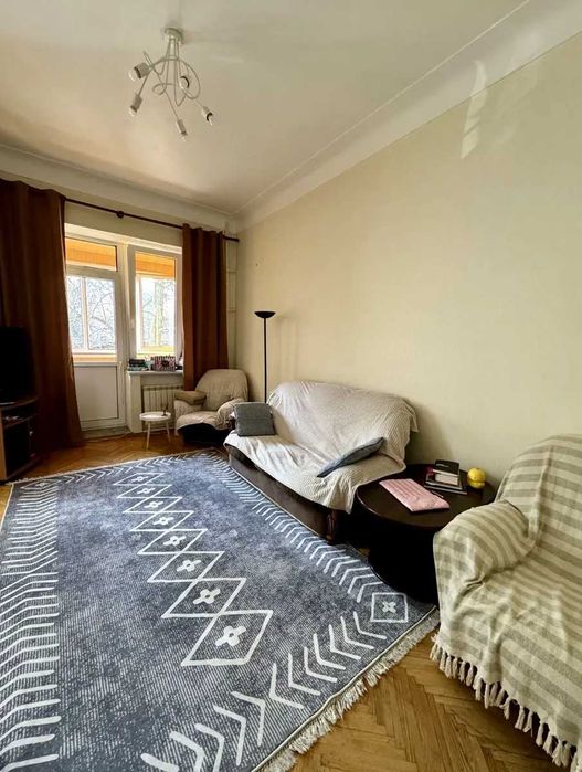 Здається в оренду 2-кімнатна квартира в центрі Києва