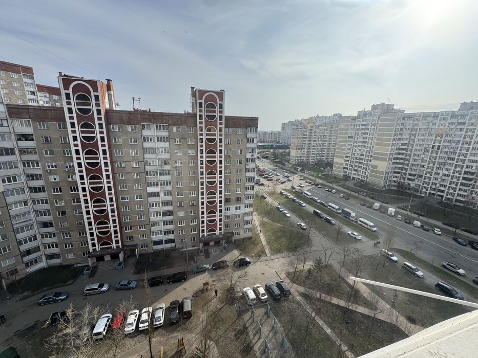 Троєщина, перша орнда-Червоної калини 66а.