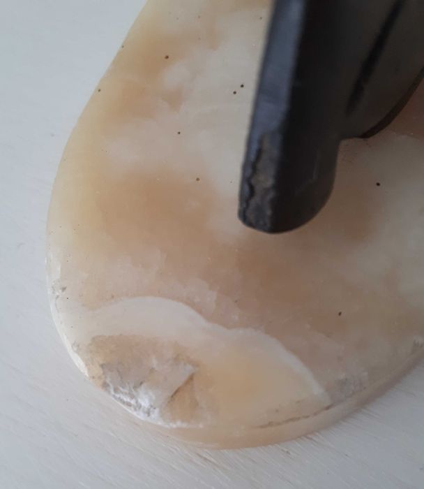 popiersie  egipcjanka - kapłanka HATHOR na postumencie z ONYKSU