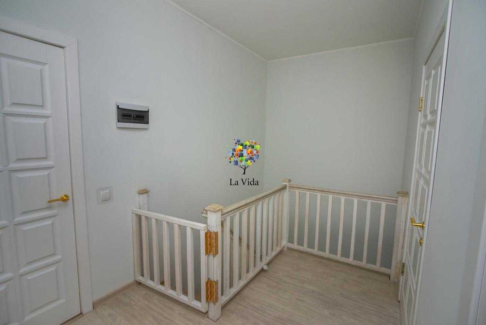 Продаж 3-к квартири з ремонтом та меблями с. Нові Петрівці, вул. Європейська, 8