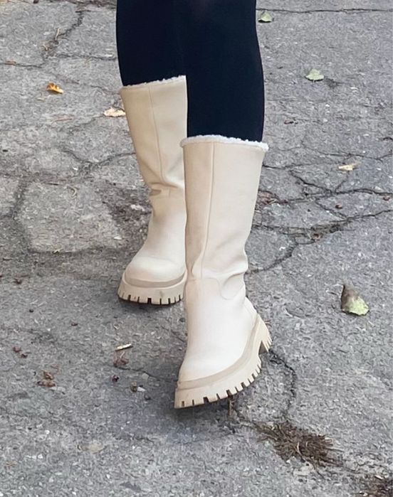 Осінні сапожки бежеві