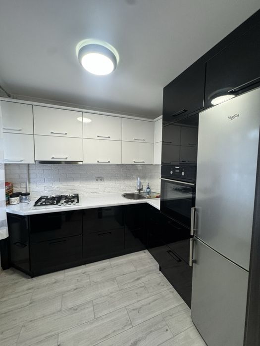 Продаж 3-кімнатної з меблями та ремонтом м. Калуш