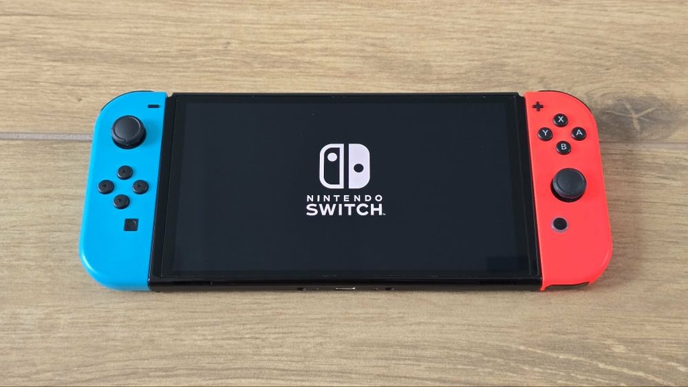 Konsola Nintendo Switch OLED + nowy pad Battletron