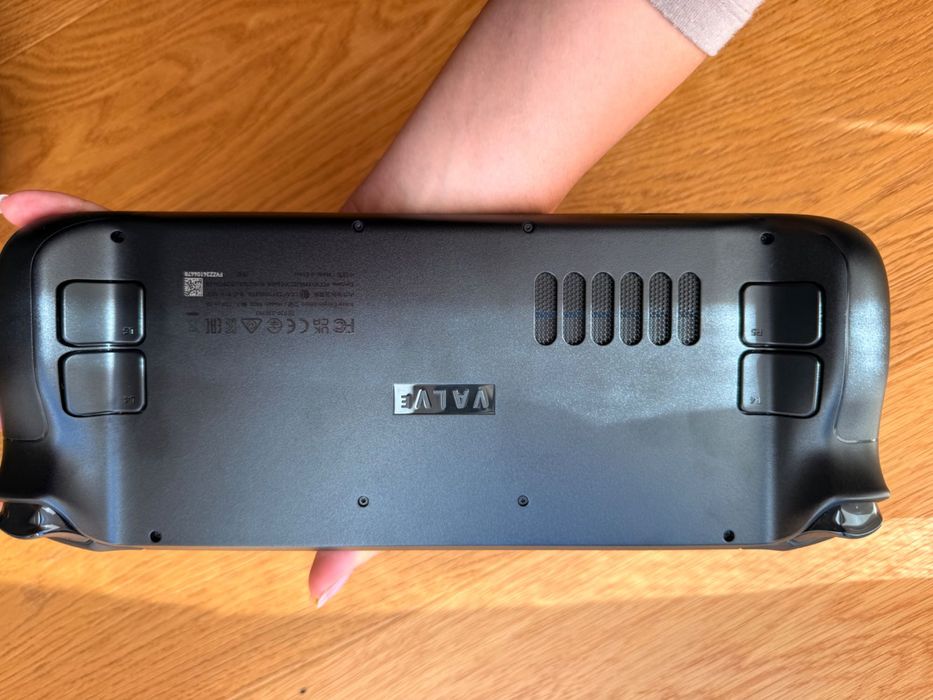 Steam Deck OLED 512 GB — Estado comousado  + capa camuflada