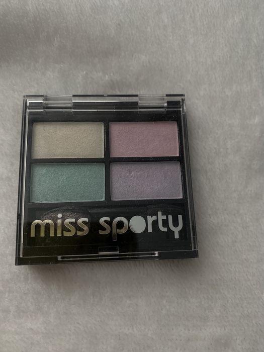 Zestaw kosmetykow do twarzy