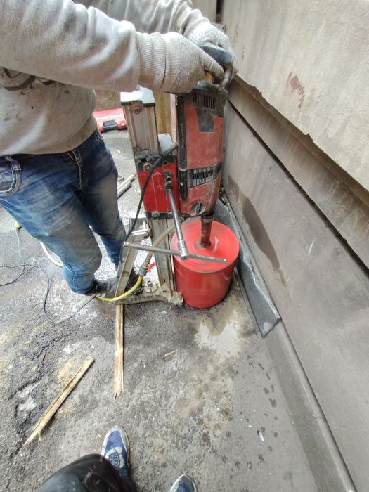 Алмазное бурение,сверление отверстий,в бетоне,кирпиче,пол ,стене.