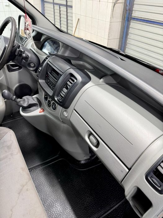 Nissan Primastar Vivaro Trafic 2.0 Diesel 6 osobowy