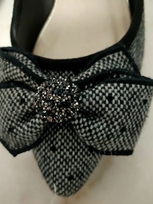 Par sapatos usados praticamente novos