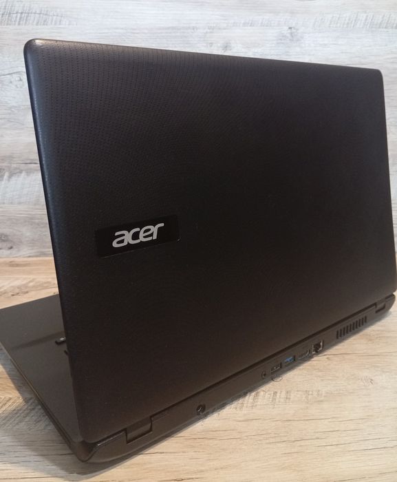 Ноутбук Acer Aspire ES1-520