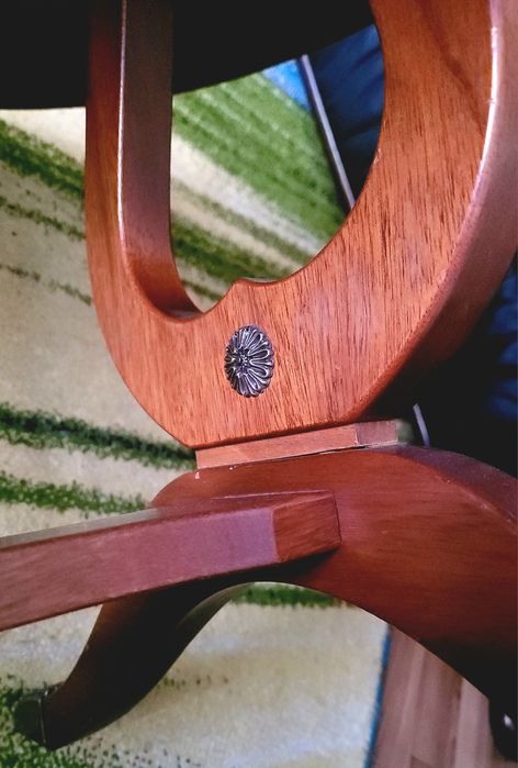 Журнальний столик