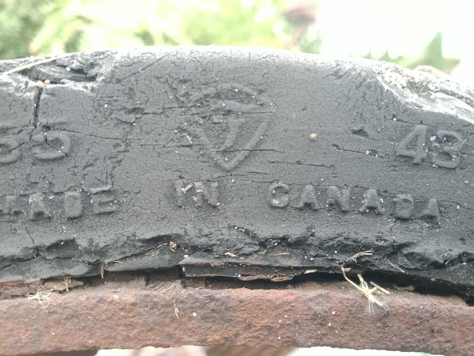 Oś i zwrotnica prawdopodobnie od przedwojennego wozu napisy made in canada logo firestone