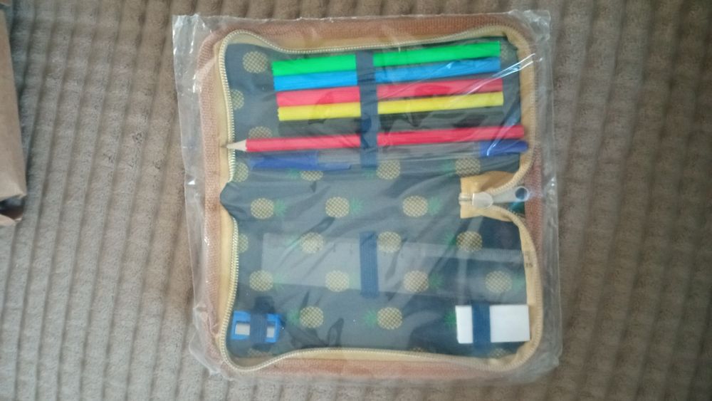 Piórnik z wyposażeniem