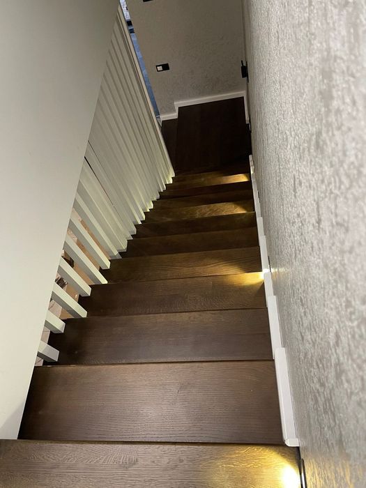 Сходи деревяні сучасний дизайн якість розрахунок та проектування масив