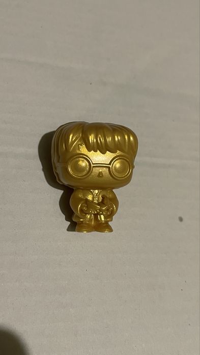 Фигурка золотого гари потер