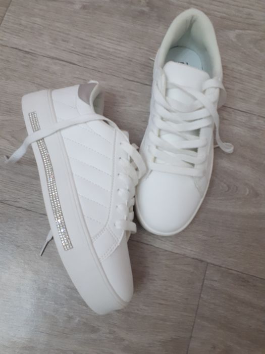 Кроссовки Primark 36