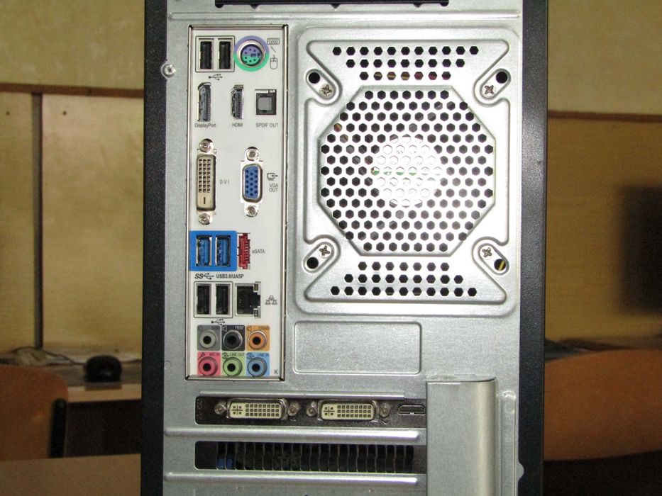 Продам системний блок на процесорі Intel Core i3.