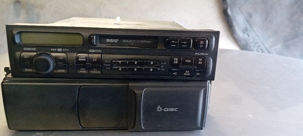 Aura i zmieniarką 6 cd