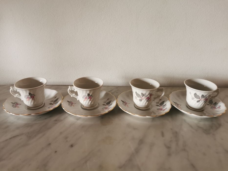 Serviço Quatro Chávenas Café