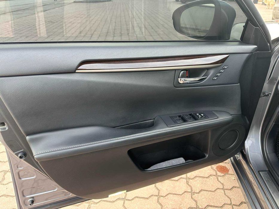 Продам Lexus ES 350