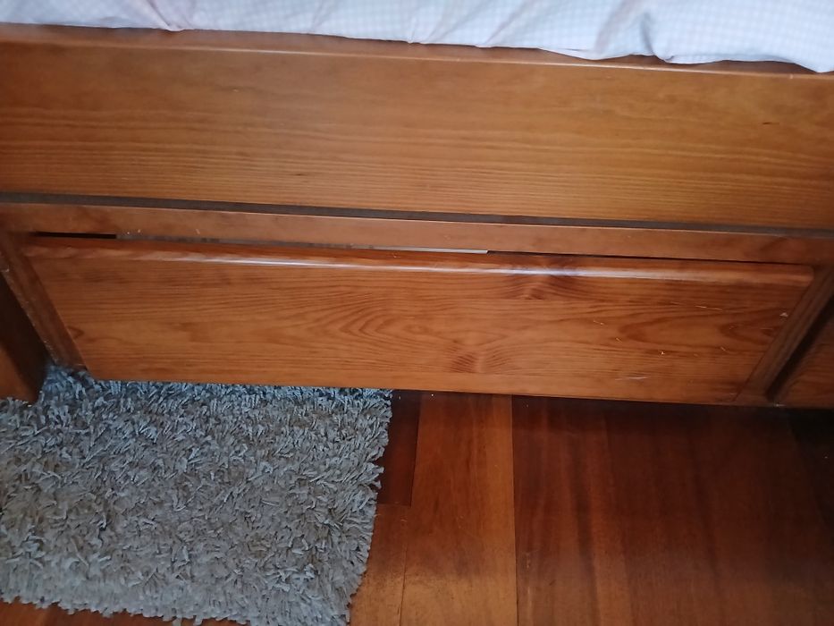 Cama Casal em pinho mel