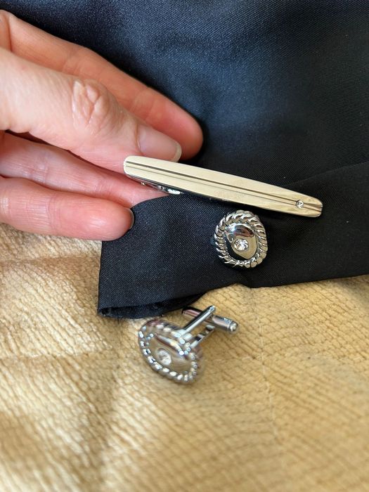 Якісні металеві запонки і затискач для краватки