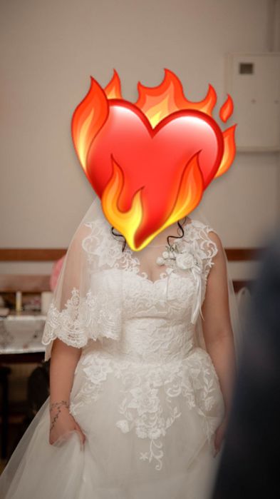 Весільна сукня