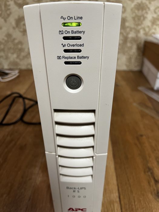 ББЖ APC Back-UPS RS 1000