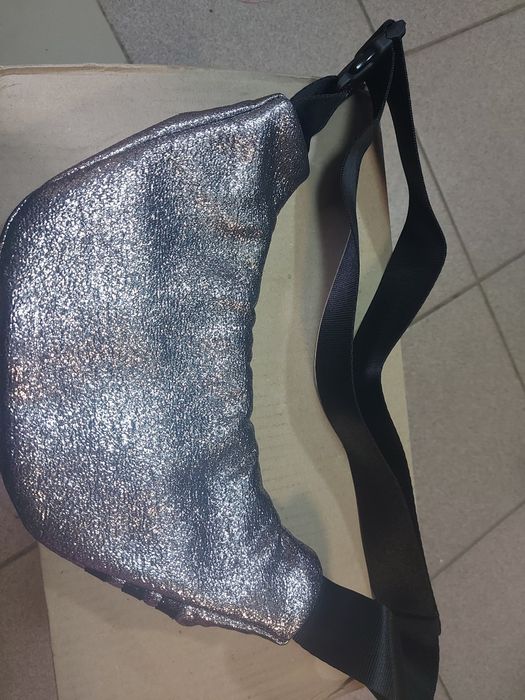 adidas Женская поясная сумка GN2149 Adjustable Silver Metallic/Black